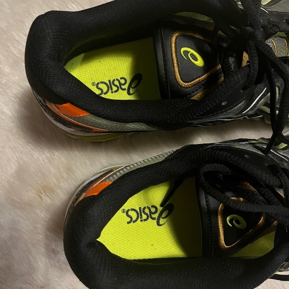 Like New ASICS GEL-Kayano 5 360 in Black / Safety Yellow Size 10 Men’s - Picture 13 of 15